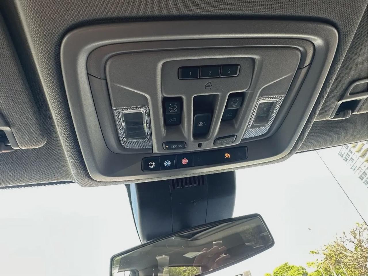 2025 Chevrolet Silverado 1500 RST Z71 SUNROOF Photo