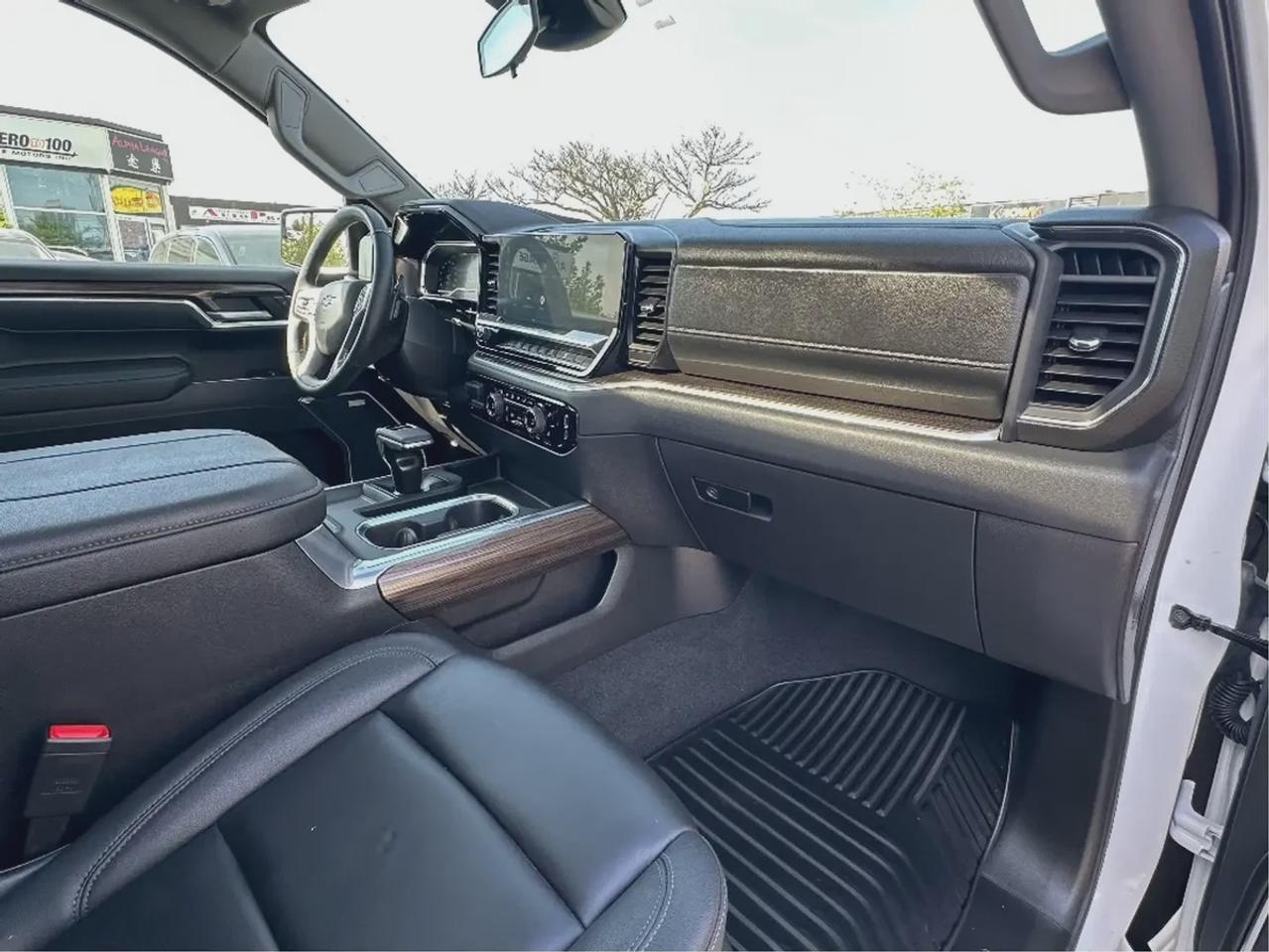 2025 Chevrolet Silverado 1500 RST Z71 SUNROOF Photo