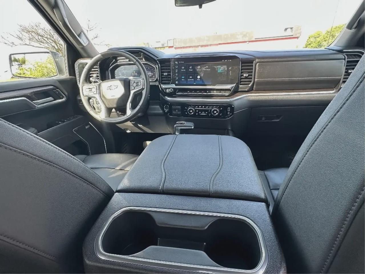 2025 Chevrolet Silverado 1500 RST Z71 SUNROOF Photo