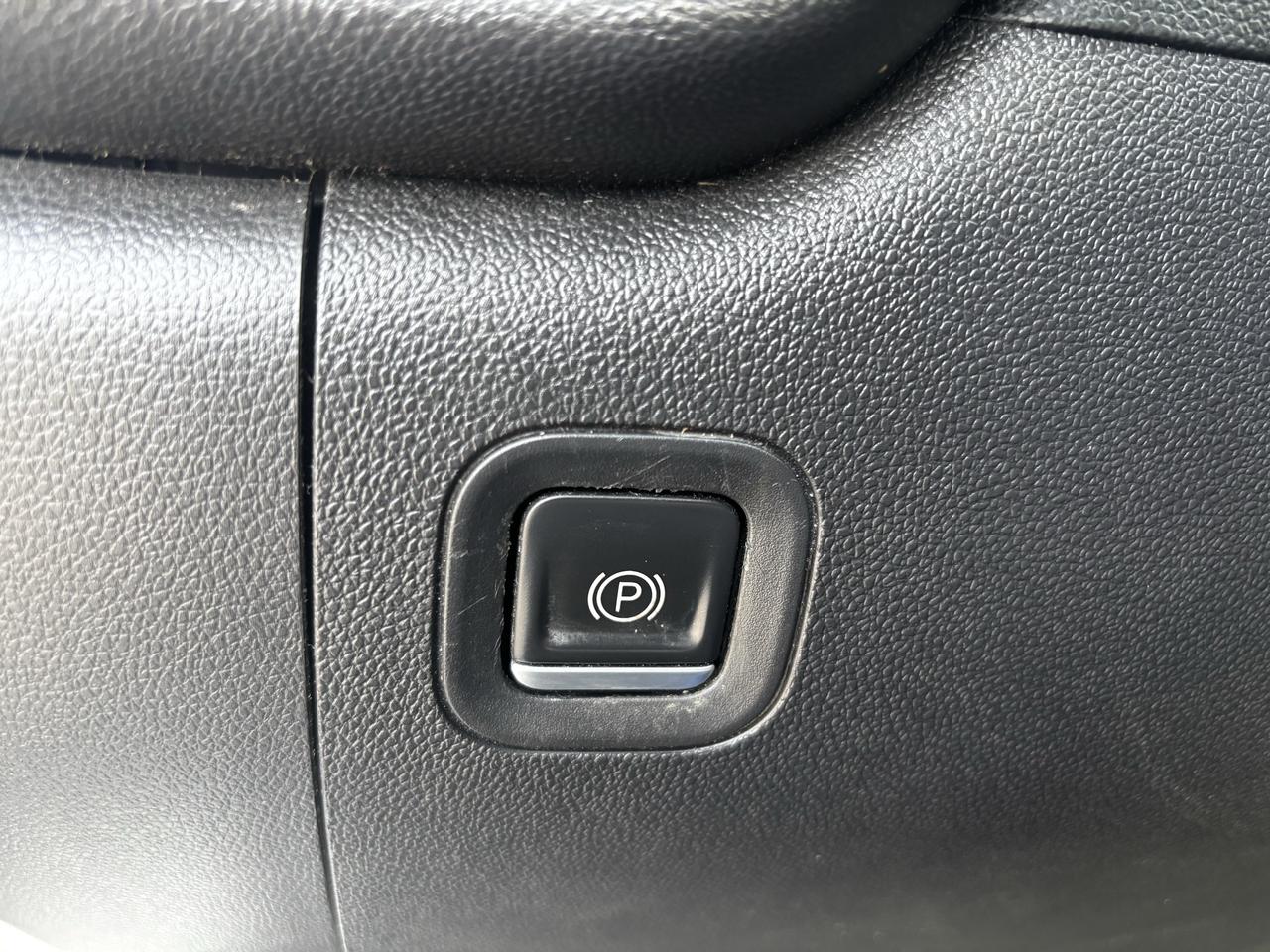 2022 Chevrolet Silverado 1500 Work Truck, Push Button Start, Alloy Wheels, Photo