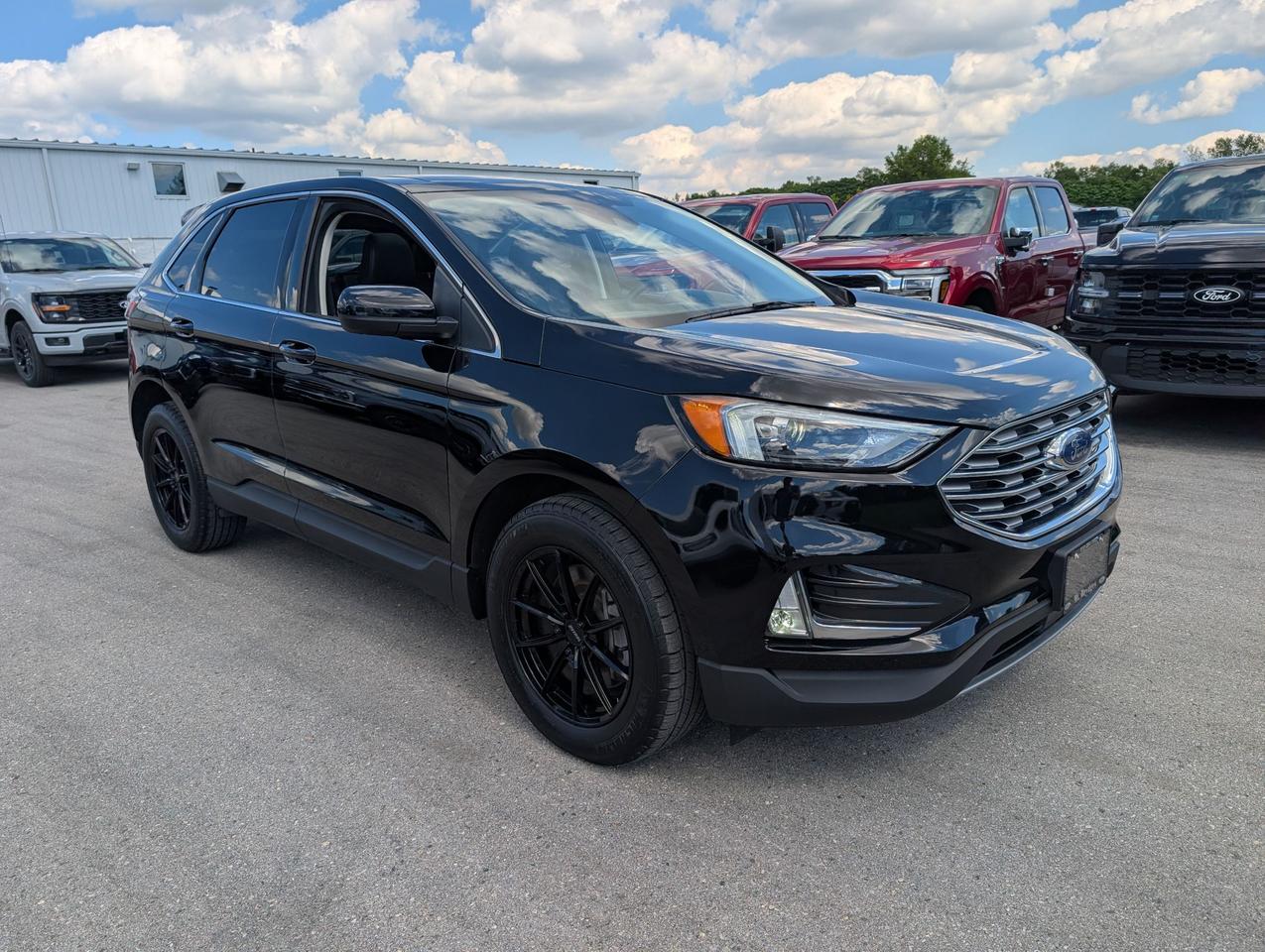 2022 Ford Edge SEL AWD Photo2