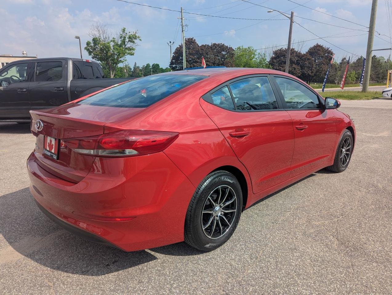 2017 Hyundai Elantra LE WITH NEW BRAKES!! Photo