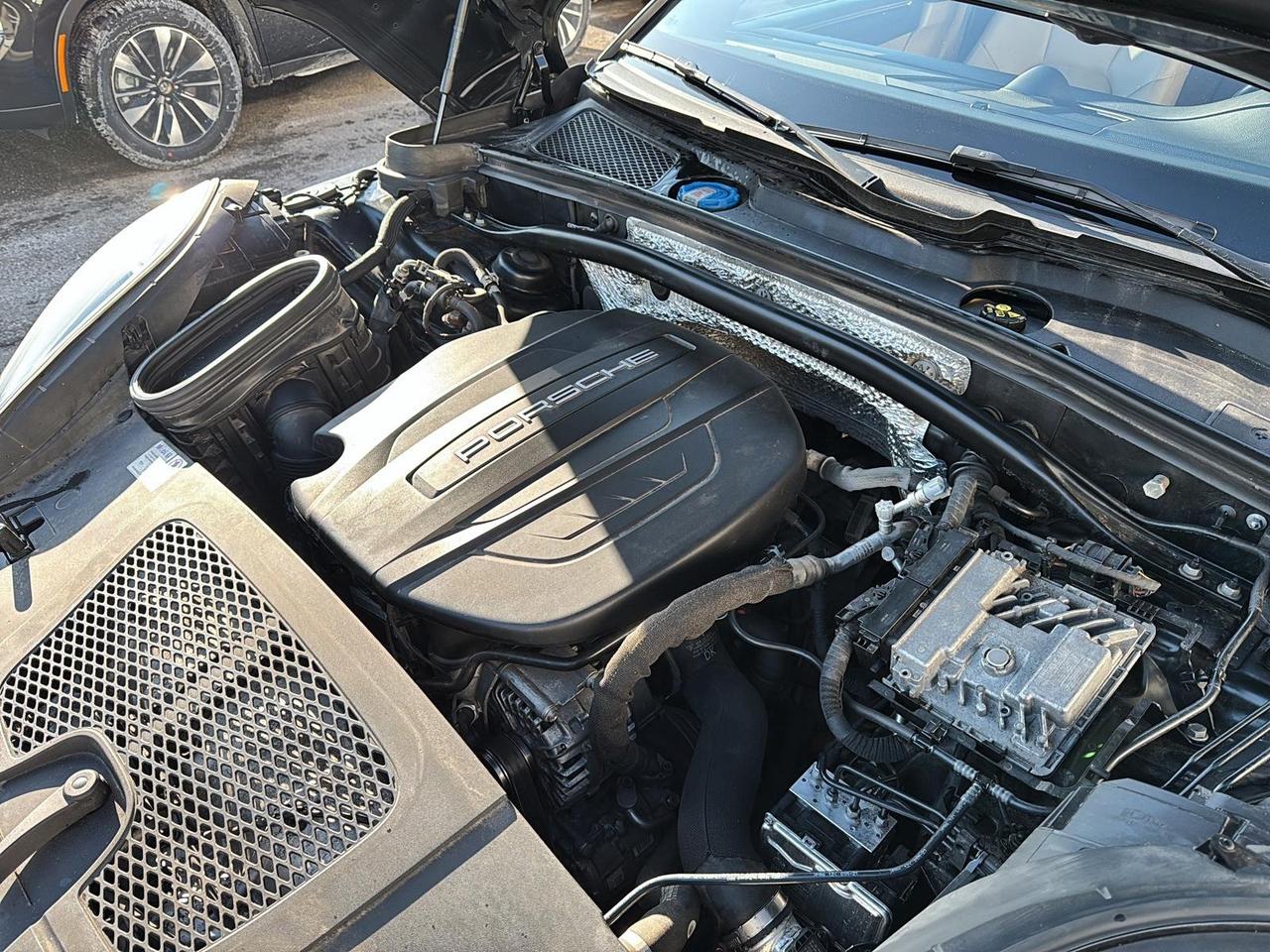 2021 Porsche Macan Base | Apple CarPlay | Heated Steering Wheel Photo