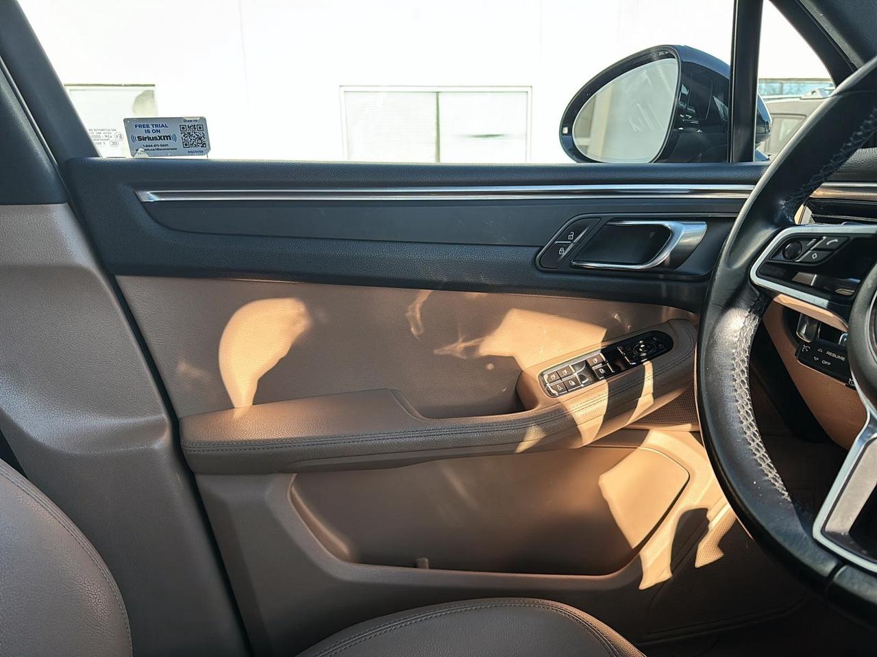 2021 Porsche Macan Base | Apple CarPlay | Heated Steering Wheel Photo
