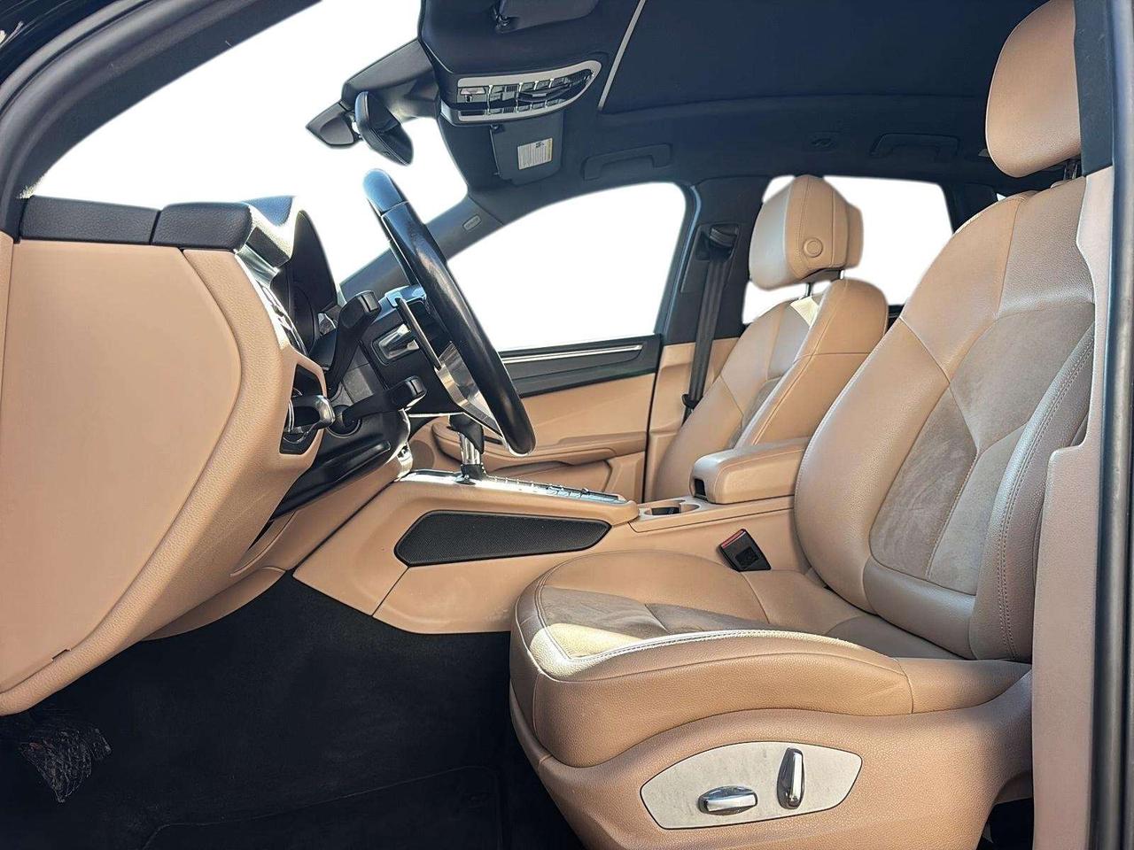 2021 Porsche Macan Base | Apple CarPlay | Heated Steering Wheel Photo