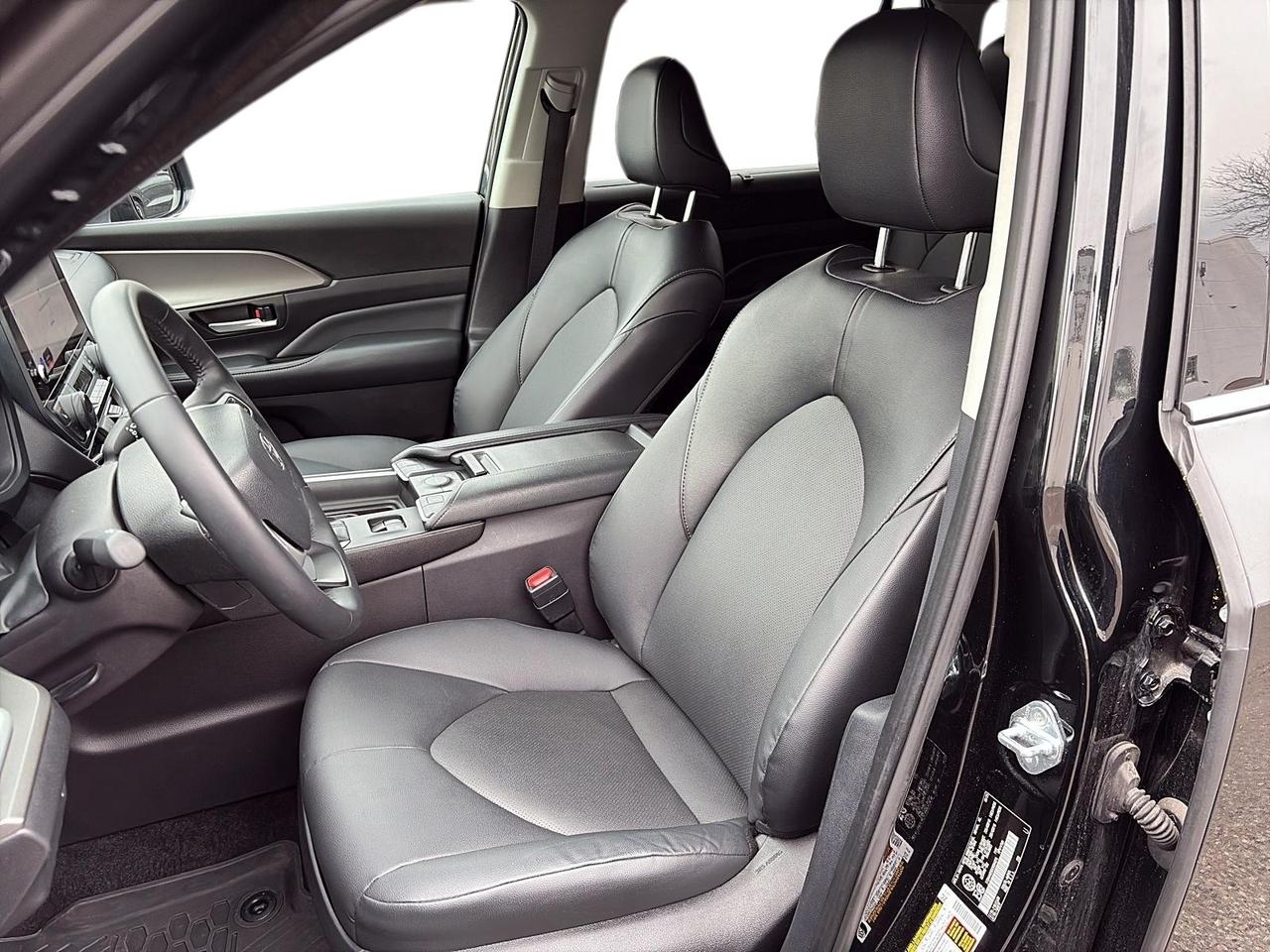 2025 Toyota Grand Highlander XLE Photo