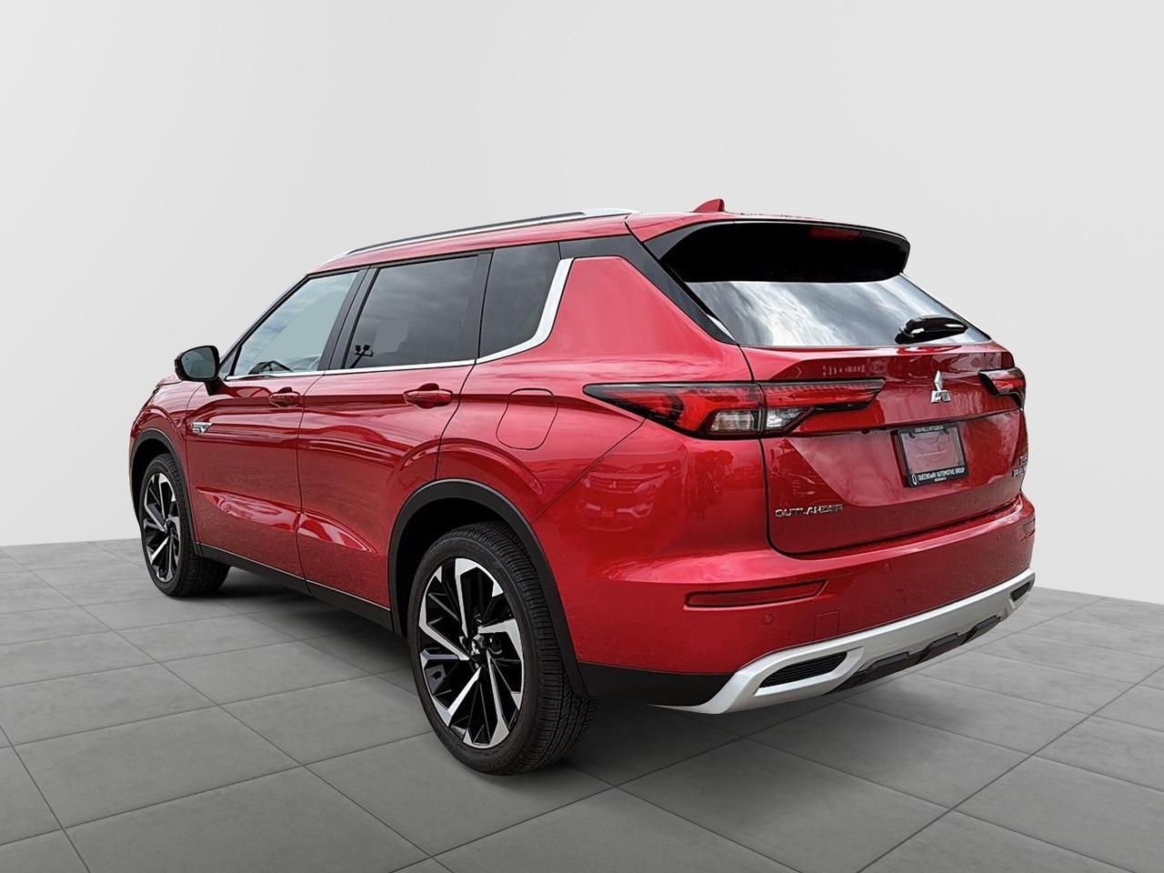 2025 Mitsubishi Outlander Phev SEL Photo4