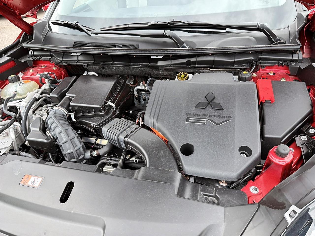 2025 Mitsubishi Outlander Phev SEL Photo