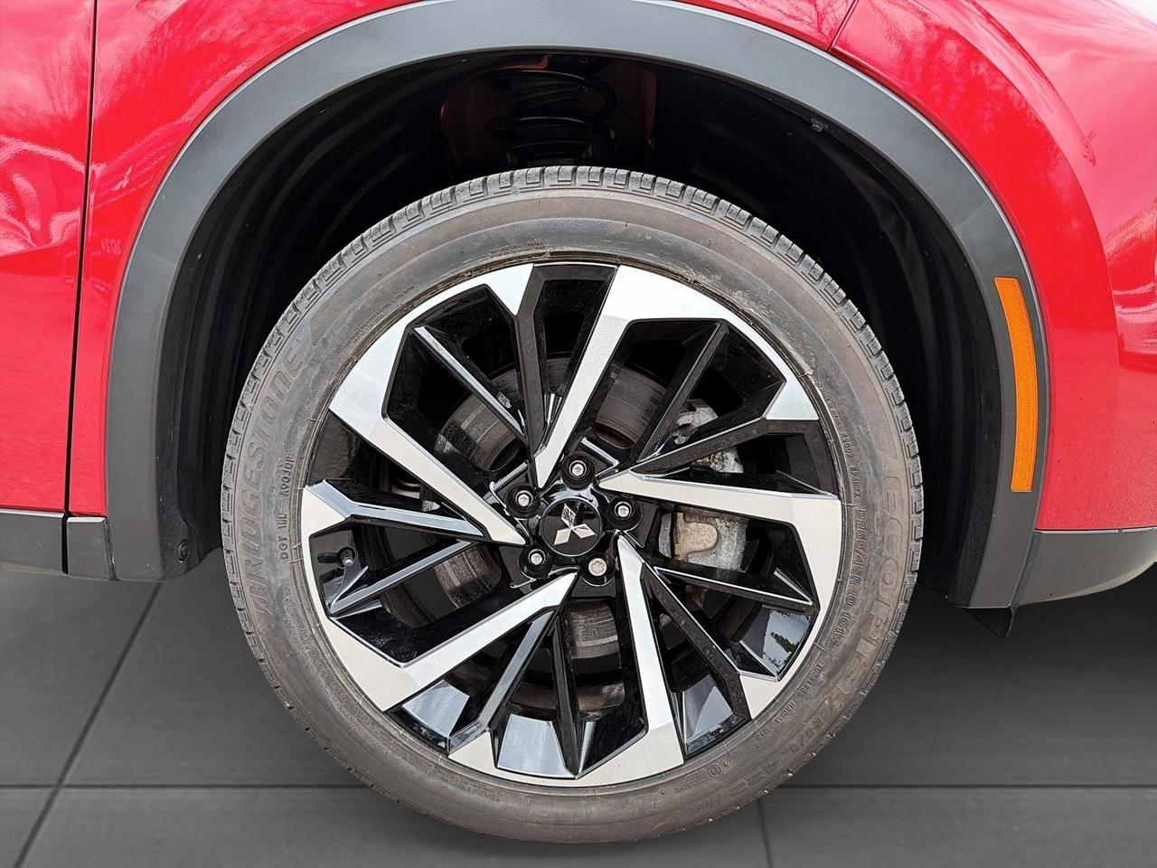 2025 Mitsubishi Outlander Phev SEL Photo
