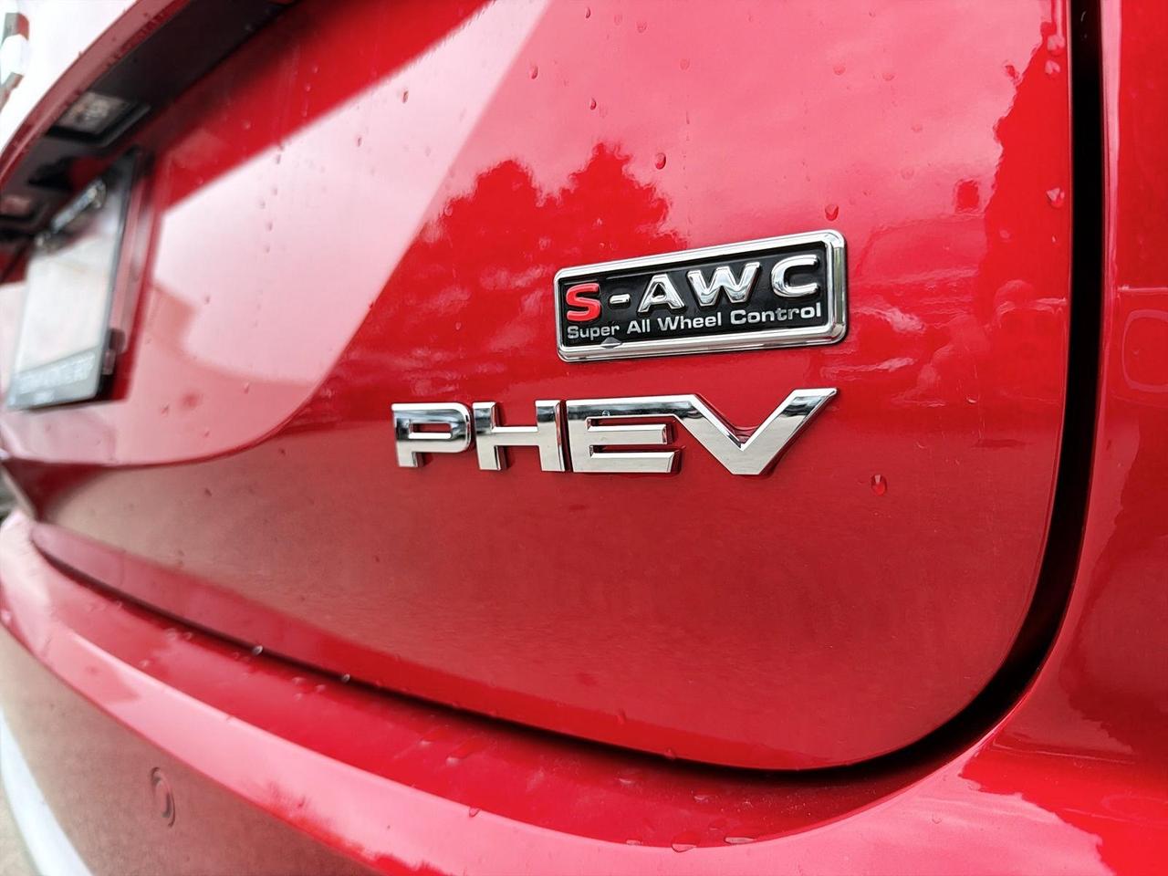 2025 Mitsubishi Outlander Phev SEL Photo