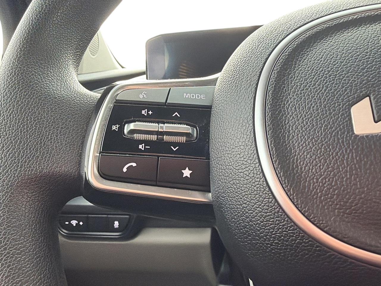 2025 Kia Carnival LX FWD Photo