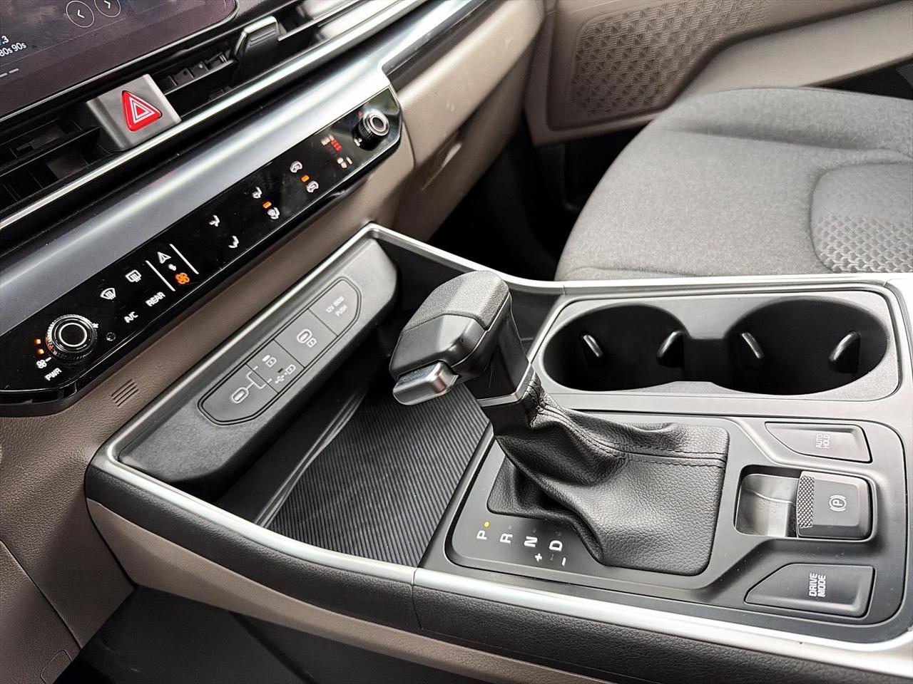 2025 Kia Carnival LX FWD Photo