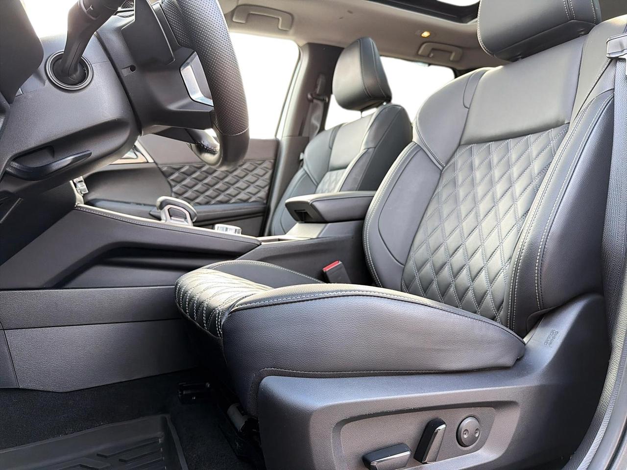 2024 Mitsubishi Outlander GT Photo