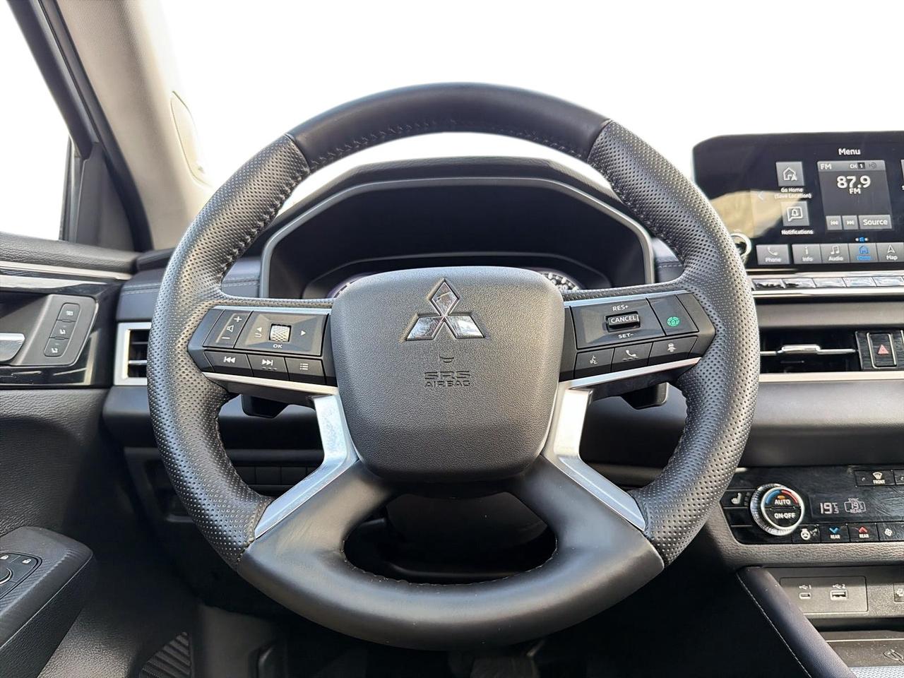 2024 Mitsubishi Outlander GT Photo
