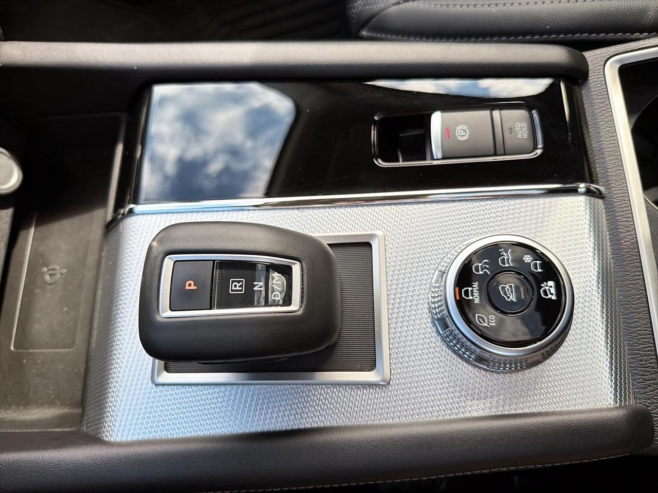 2024 Mitsubishi Outlander GT Photo