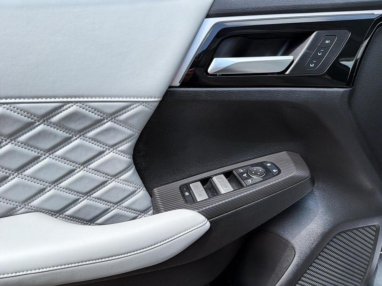 2025 Mitsubishi Outlander Phev GT | CPO | ACCESSORIES OVERLOAD | LOW KMS Photo