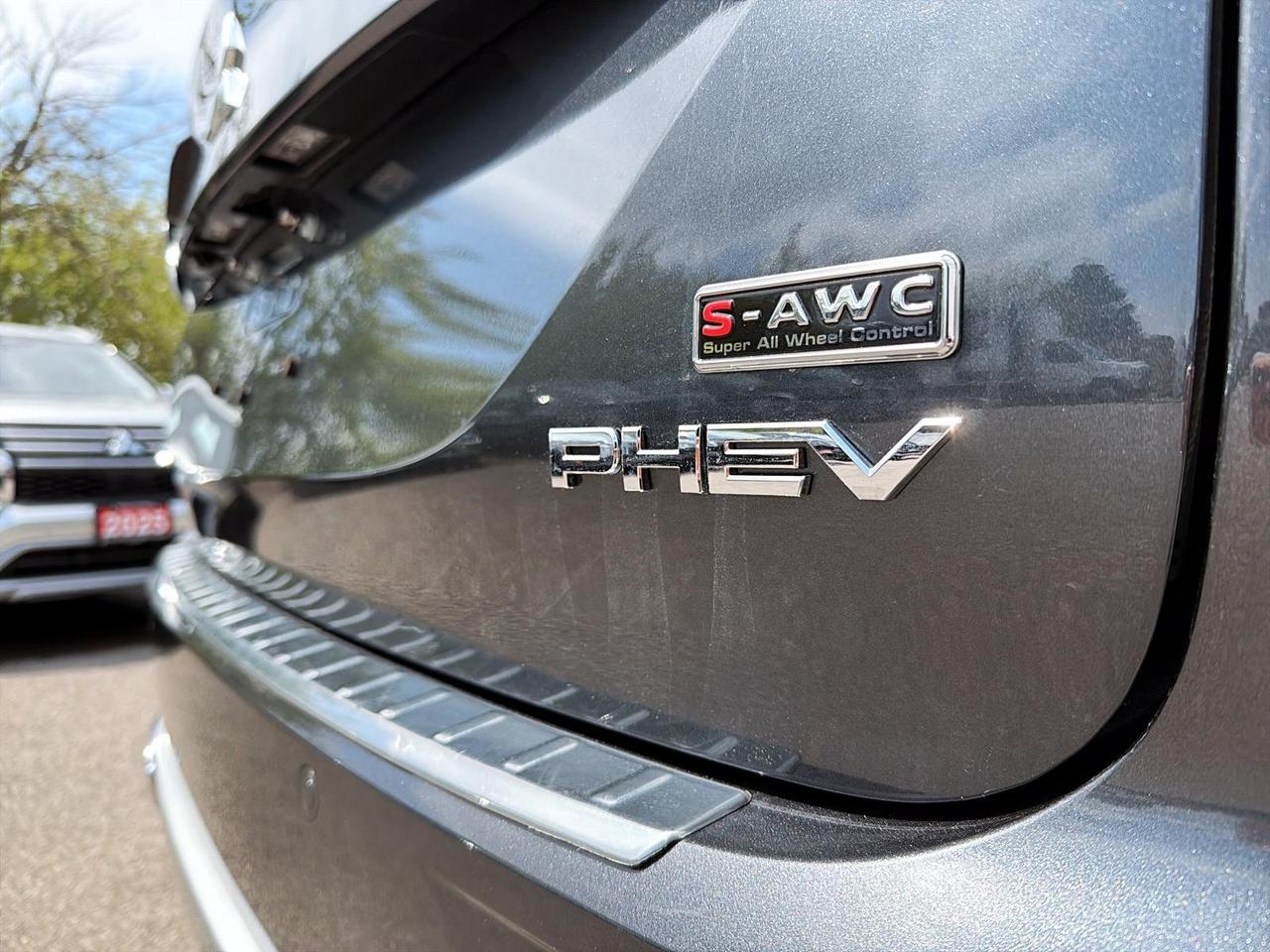 2025 Mitsubishi Outlander Phev GT | CPO | ACCESSORIES OVERLOAD | LOW KMS Photo