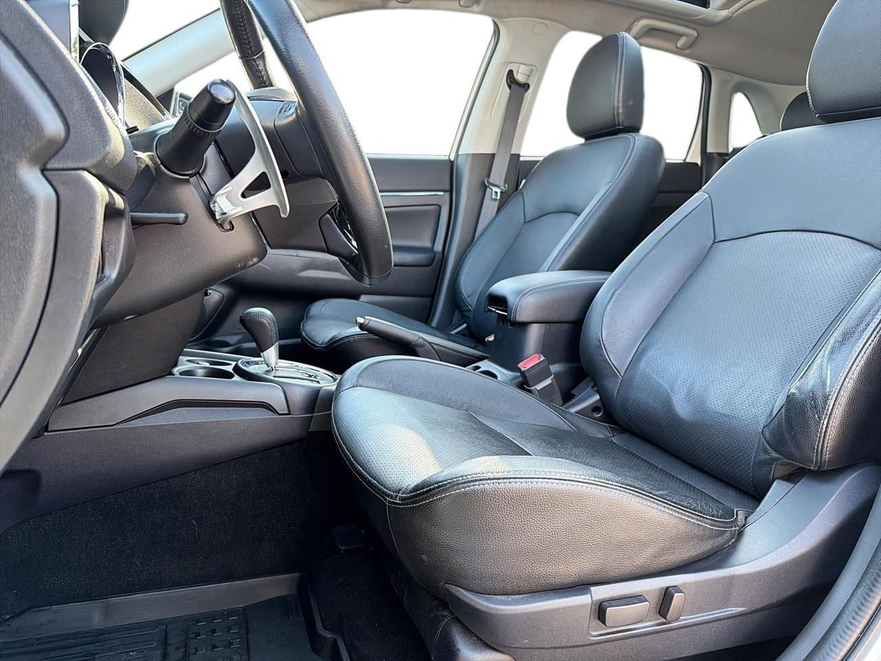 2017 Mitsubishi RVR GT Premium Pkg | Leather | Power Seats Photo