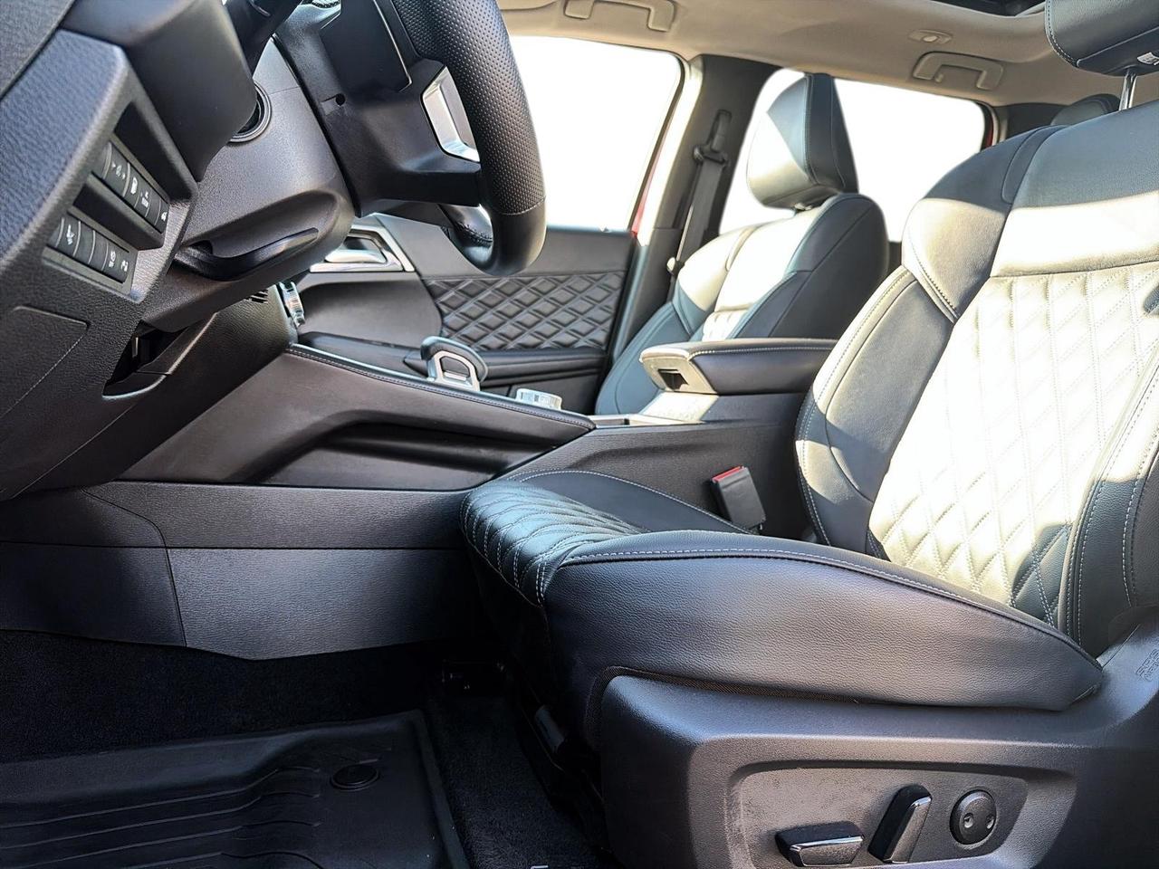 2025 Mitsubishi Outlander Phev GT | CPO | No Accidents | LOW KMS Photo