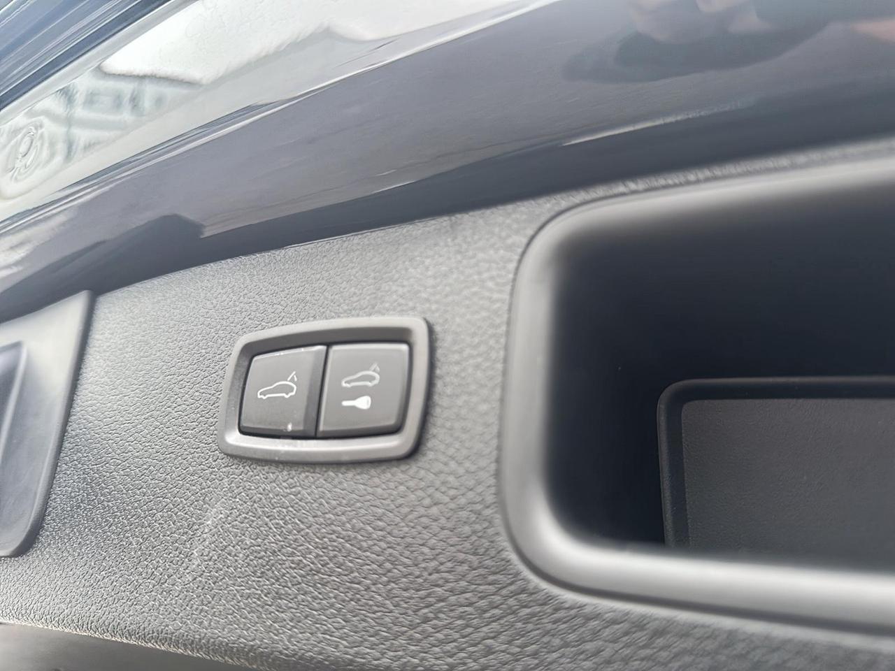 2024 Porsche Macan S | Premium Plus Pkg |  CLEAN CARFAX | Full Leathe Photo