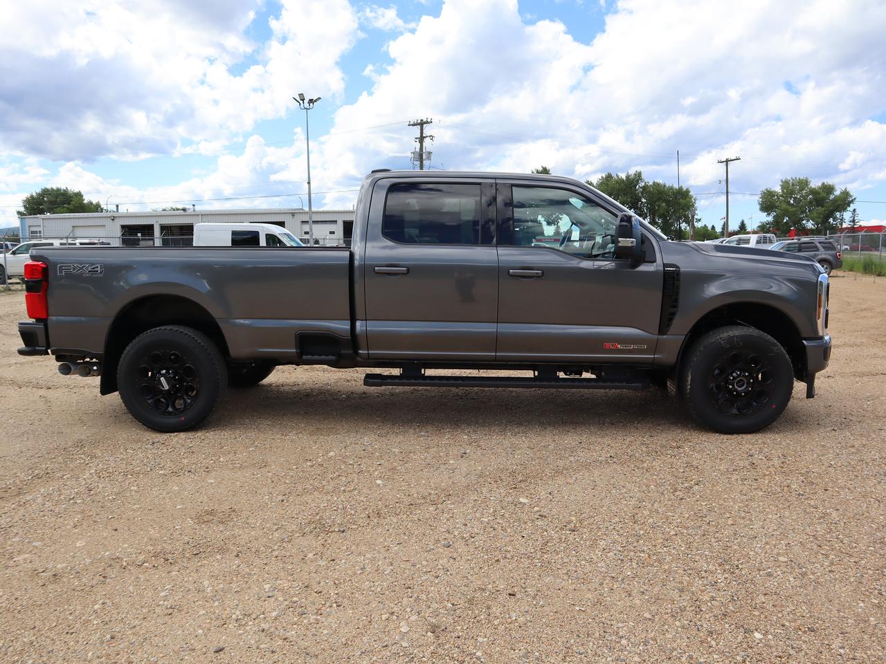2026 Ford F-350 Super Duty SRW Lariat Photo2