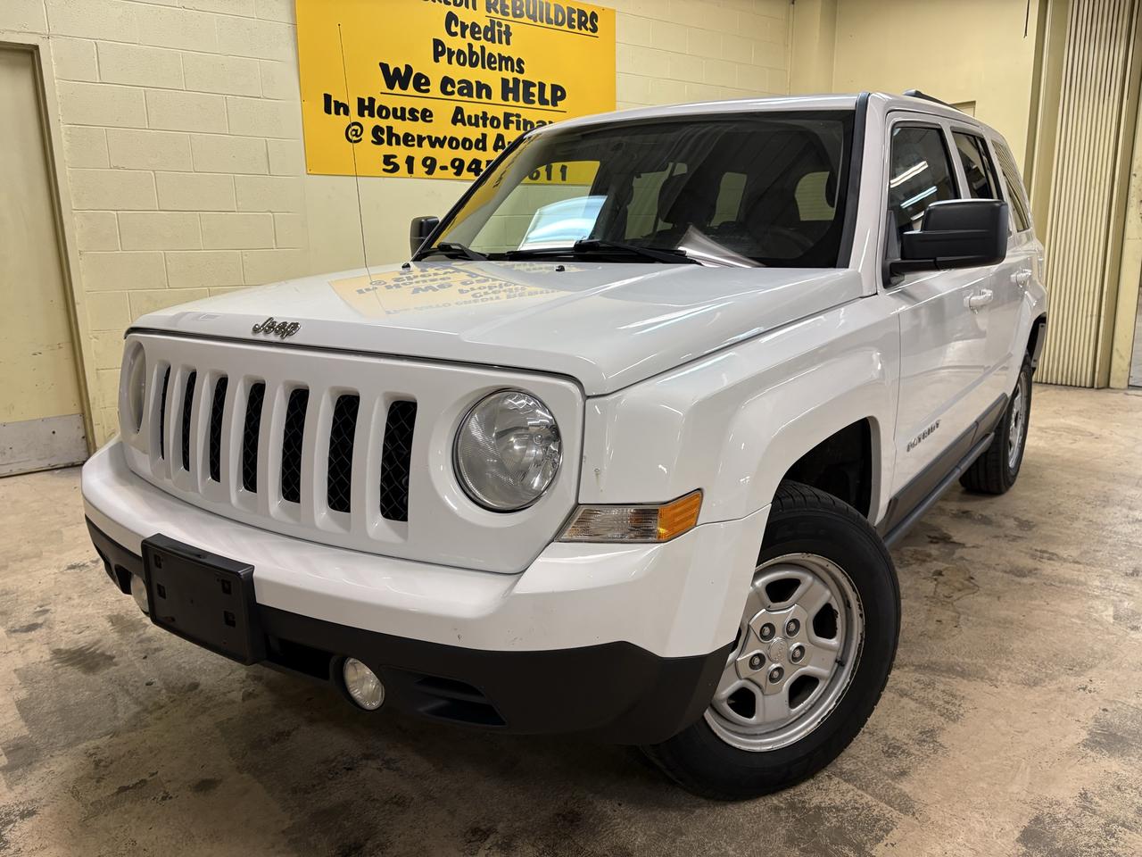 2014 Jeep Patriot SPORT Photo0
