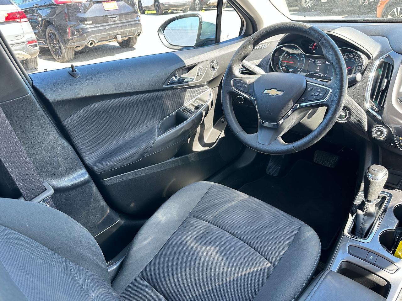 2017 Chevrolet Cruze LT FWD 1.4L Heated Cloth FM/XM A/C Remote Start Photo