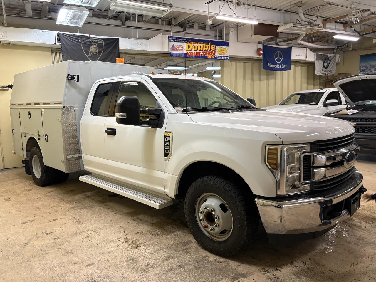 2018 Ford SUPER DUTY F-350 DRW XLT Photo