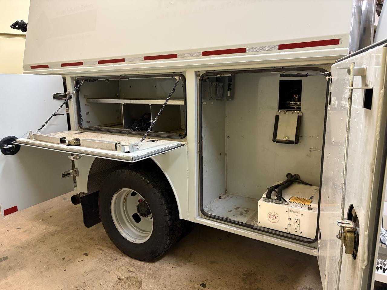 2018 Ford SUPER DUTY F-350 DRW XLT Photo
