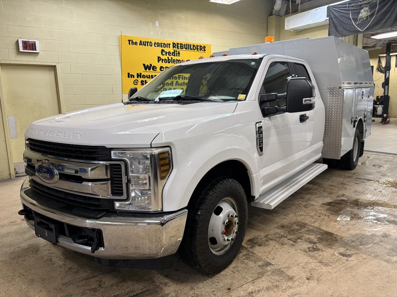 2018 Ford SUPER DUTY F-350 DRW XLT Photo