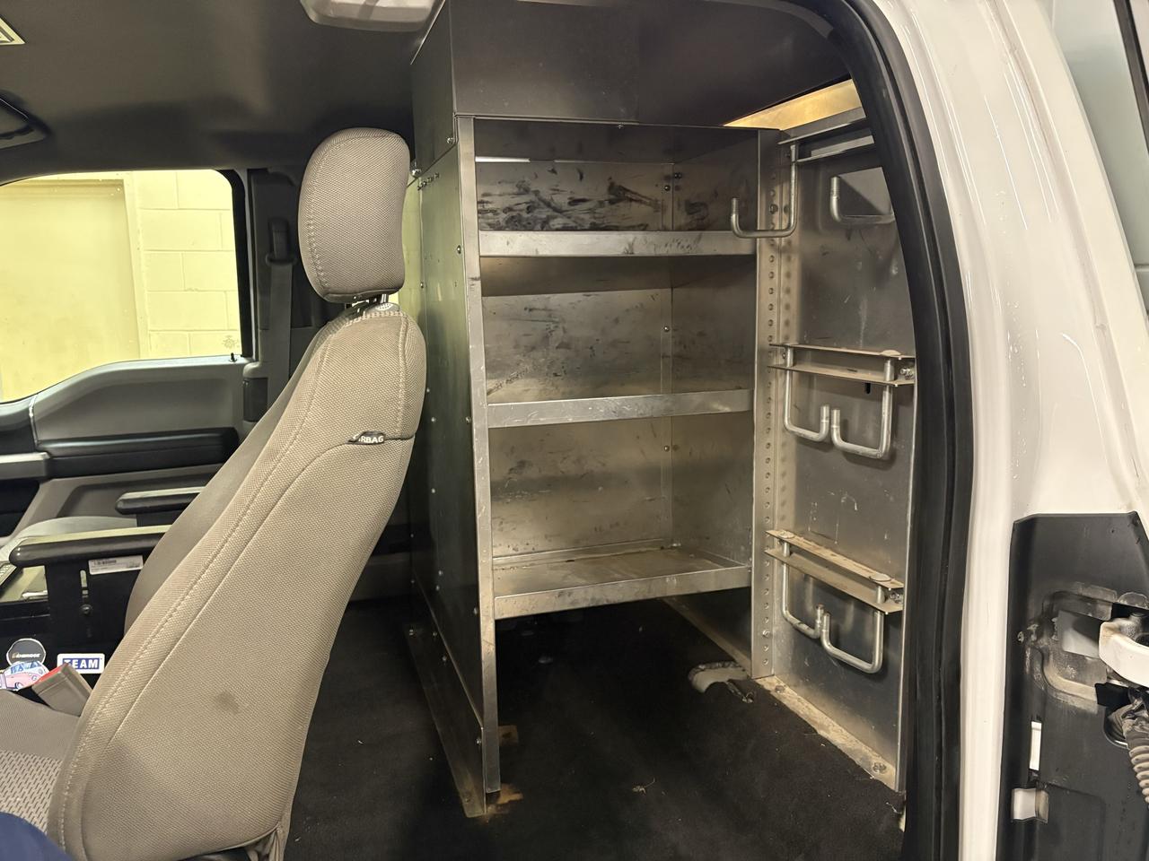 2018 Ford SUPER DUTY F-350 DRW XLT Photo