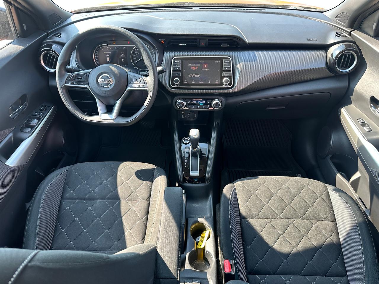 2020 Nissan Kicks SV FWD HTD-Cloth BackupCam RemStart Alloys CarPlay Photo