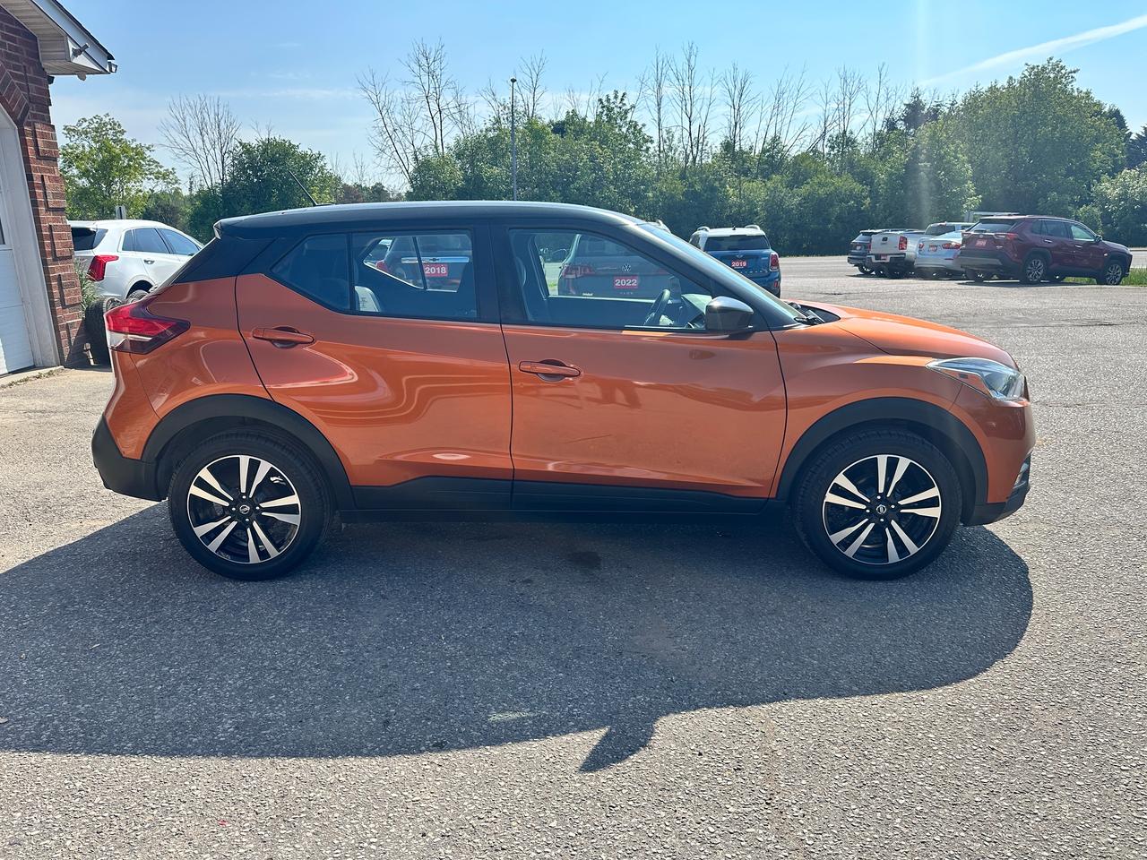 2020 Nissan Kicks SV FWD HTD-Cloth BackupCam RemStart Alloys CarPlay Photo