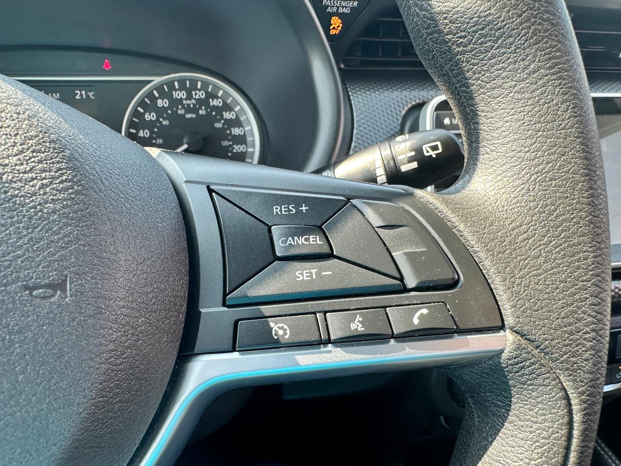 2020 Nissan Kicks SV FWD HTD-Cloth BackupCam RemStart Alloys CarPlay Photo