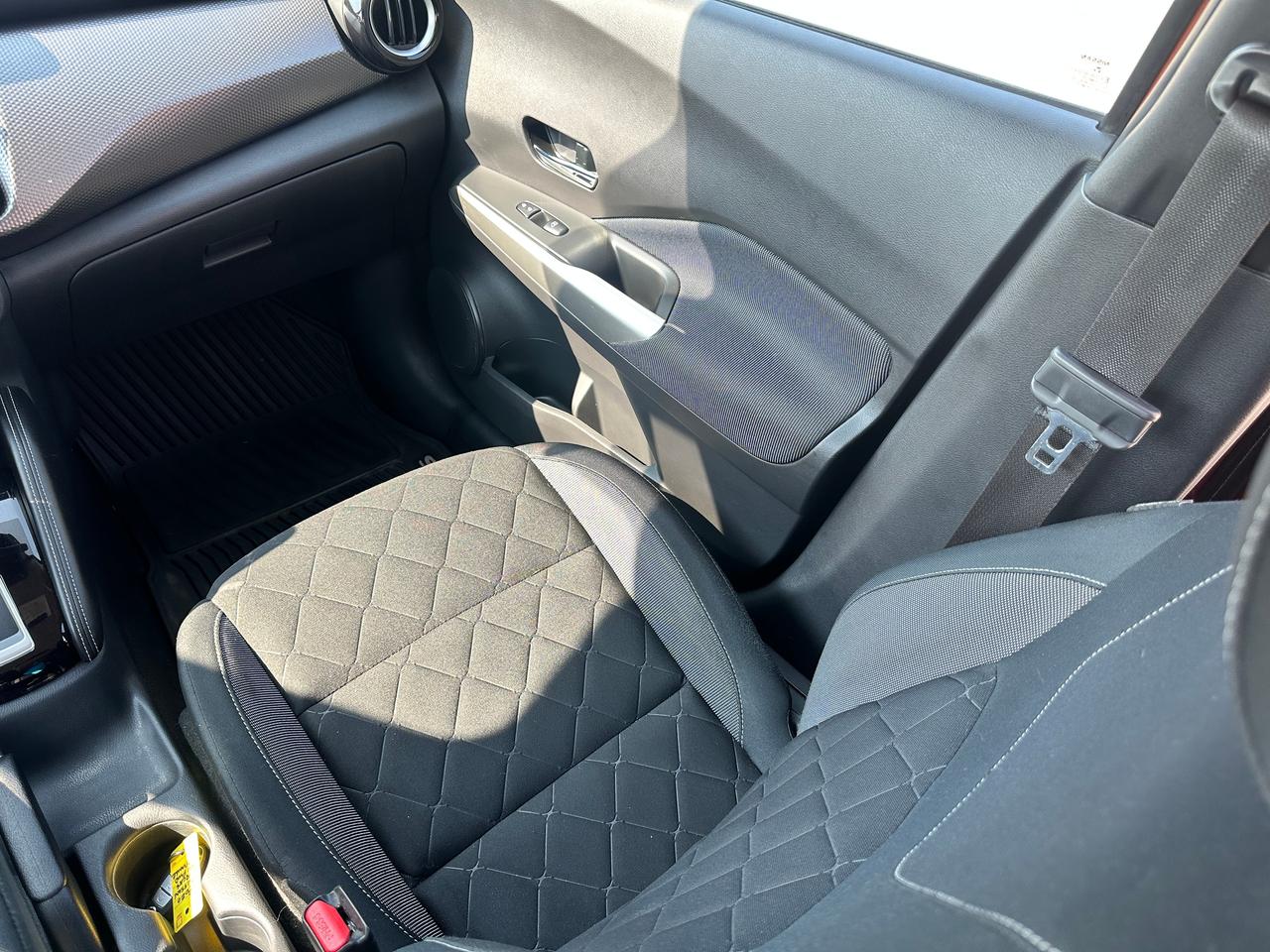 2020 Nissan Kicks SV FWD HTD-Cloth BackupCam RemStart Alloys CarPlay Photo
