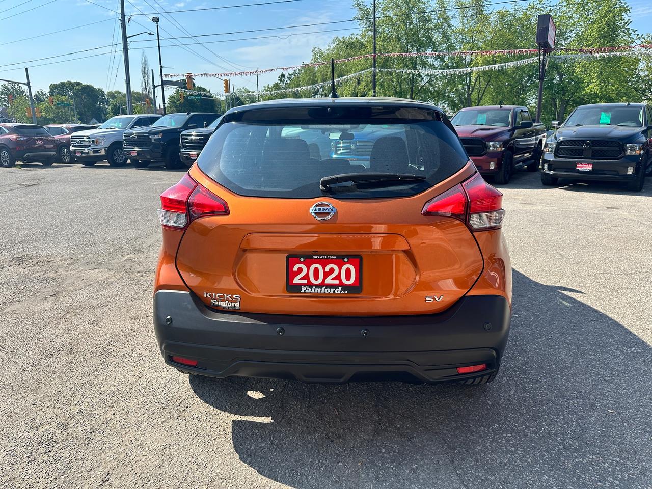 2020 Nissan Kicks SV FWD HTD-Cloth BackupCam RemStart Alloys CarPlay Photo3