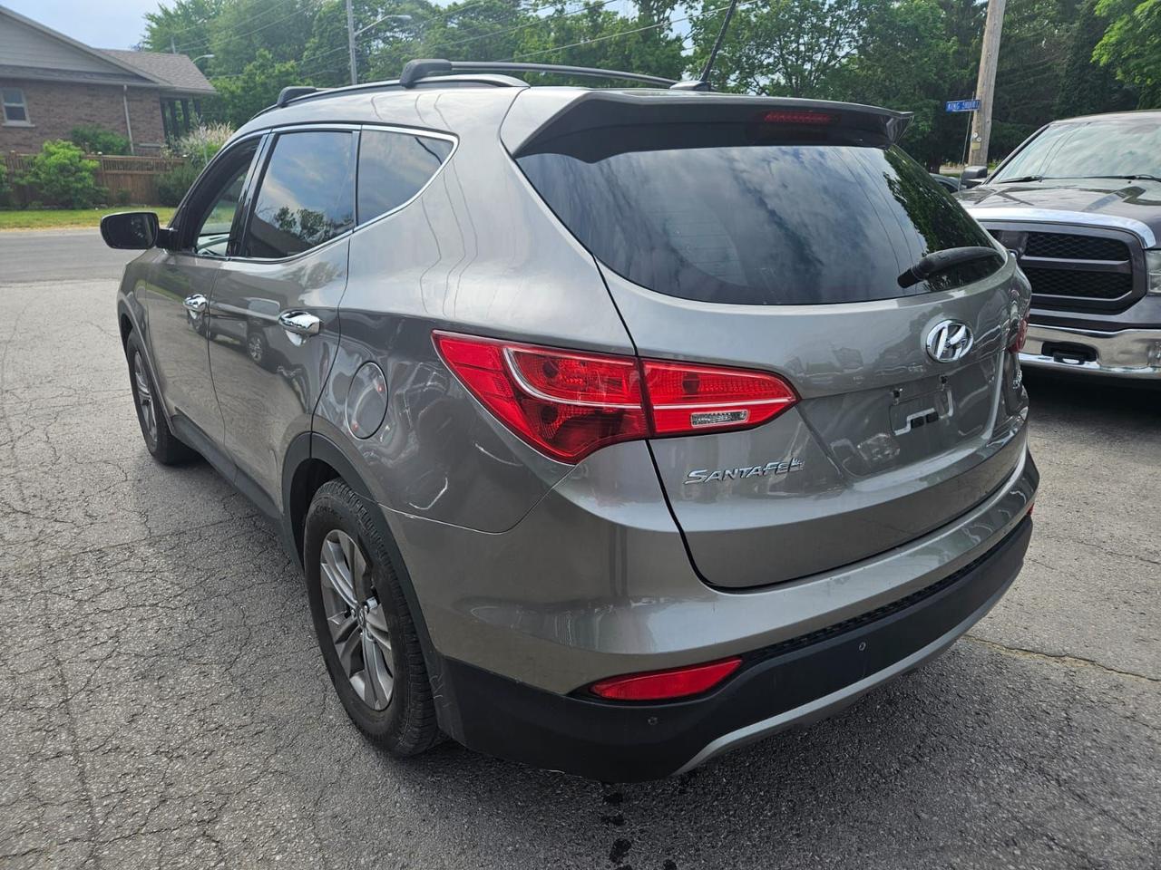 2015 Hyundai Santa Fe Sport FWD 4dr 2.4L Premium Photo4