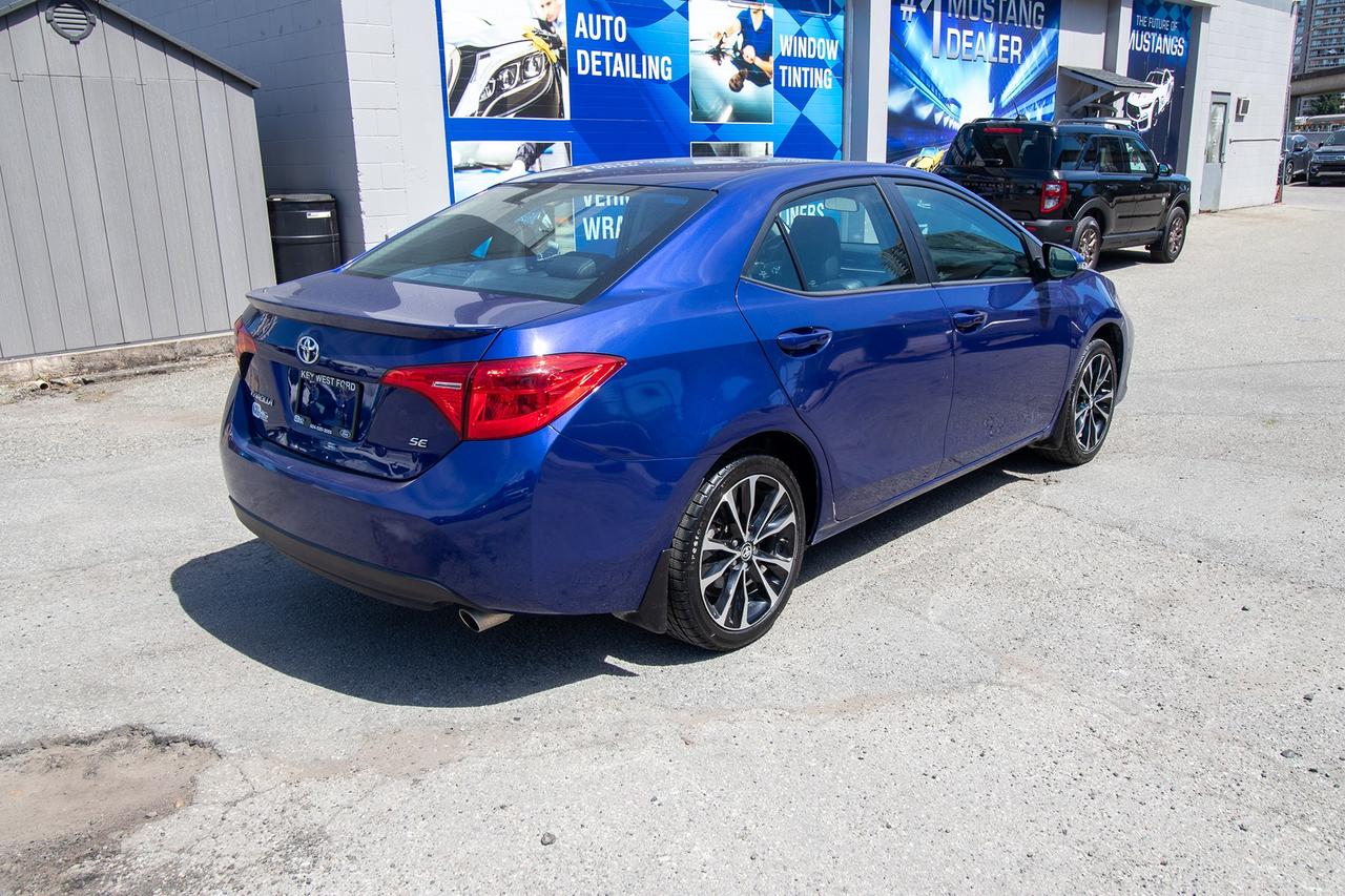 2018 Toyota Corolla SE Photo4