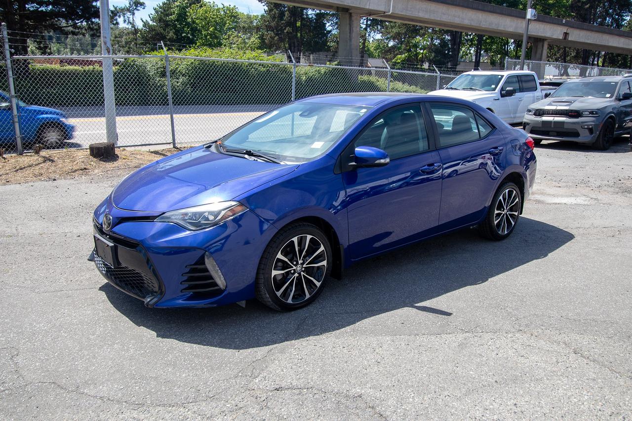 2018 Toyota Corolla SE Photo1