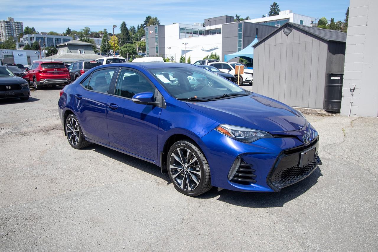 2018 Toyota Corolla SE Photo3