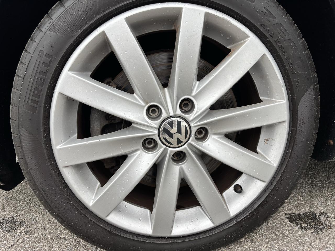 2013 Volkswagen Golf Wagon Highline TDI ** SPEED MANUAL!!!!! Photo