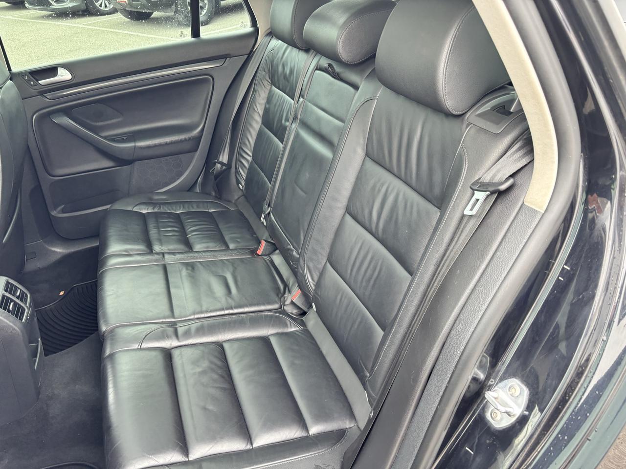2013 Volkswagen Golf Wagon Highline TDI ** SPEED MANUAL!!!!! Photo
