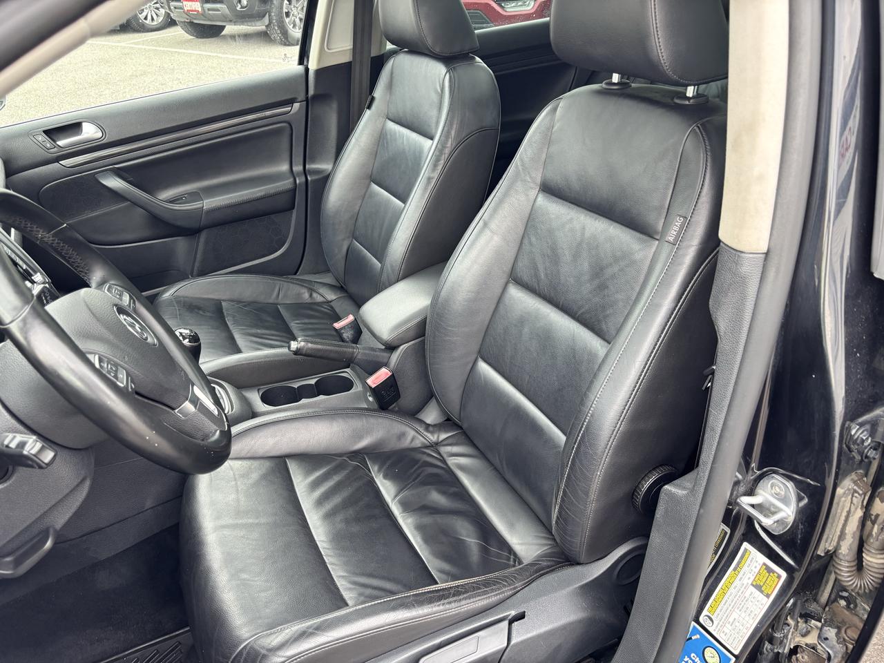 2013 Volkswagen Golf Wagon Highline TDI ** SPEED MANUAL!!!!! Photo