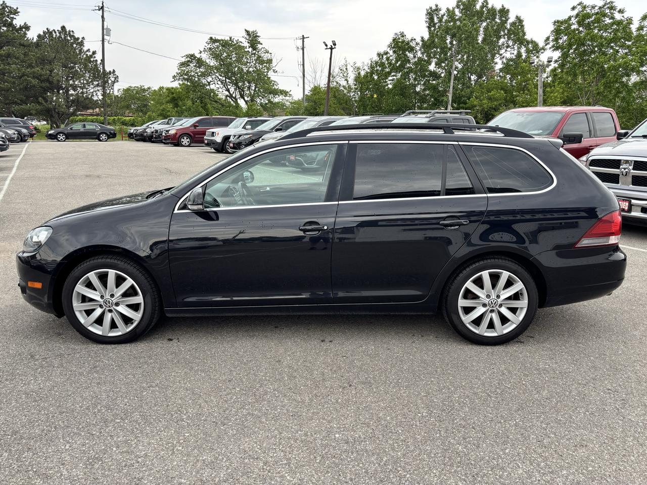 2013 Volkswagen Golf Wagon Highline TDI ** SPEED MANUAL!!!!! Photo