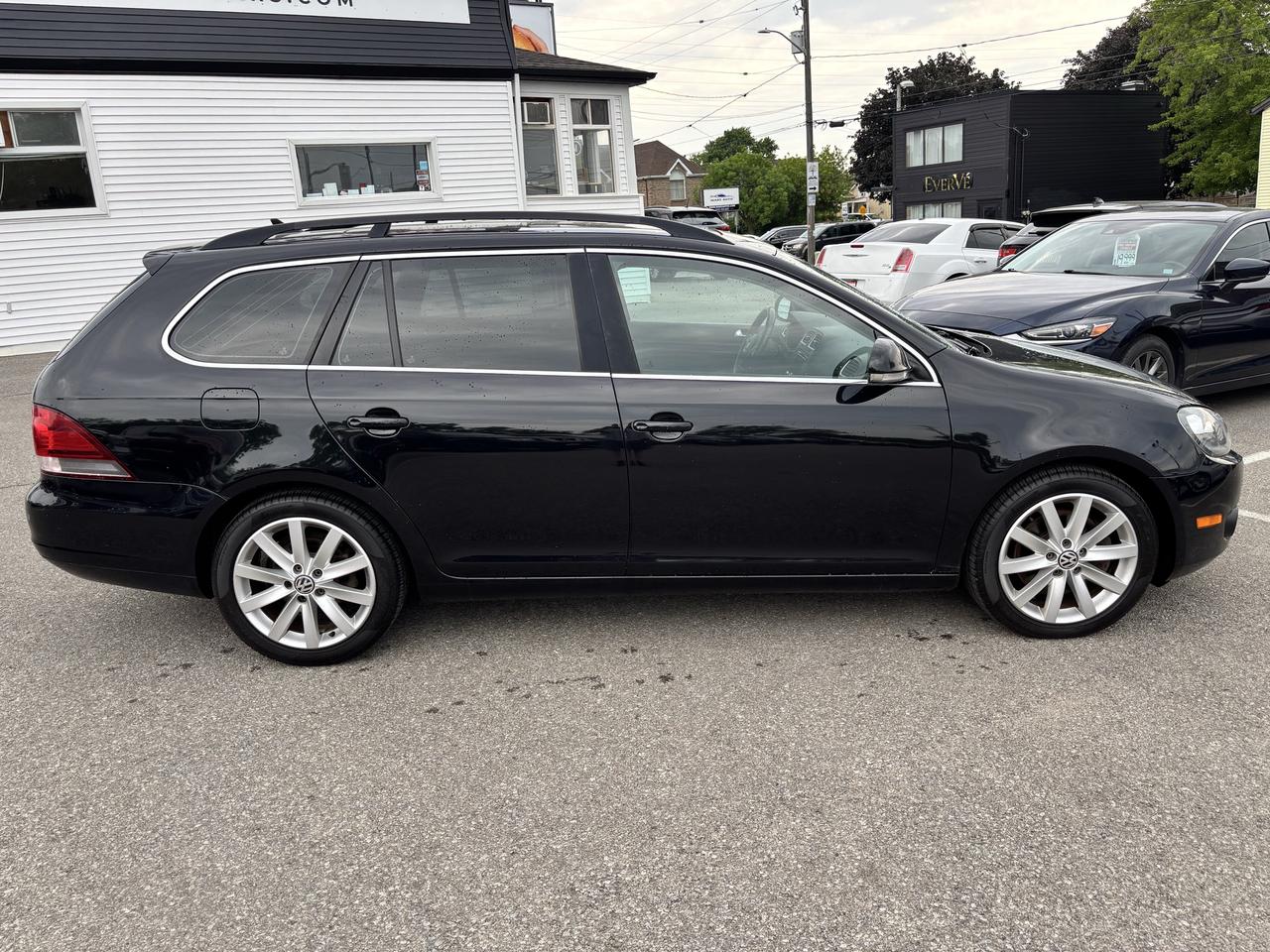 2013 Volkswagen Golf Wagon Highline TDI ** SPEED MANUAL!!!!! Photo