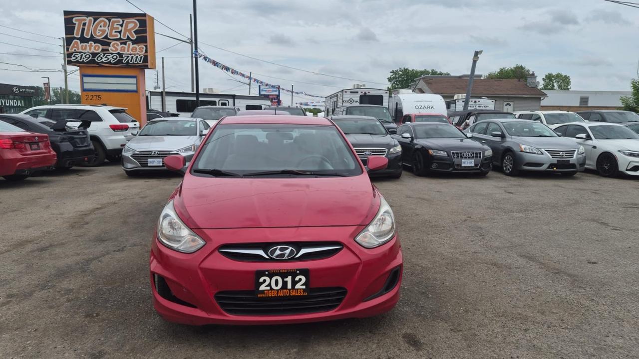 2012 Hyundai Accent GL Photo