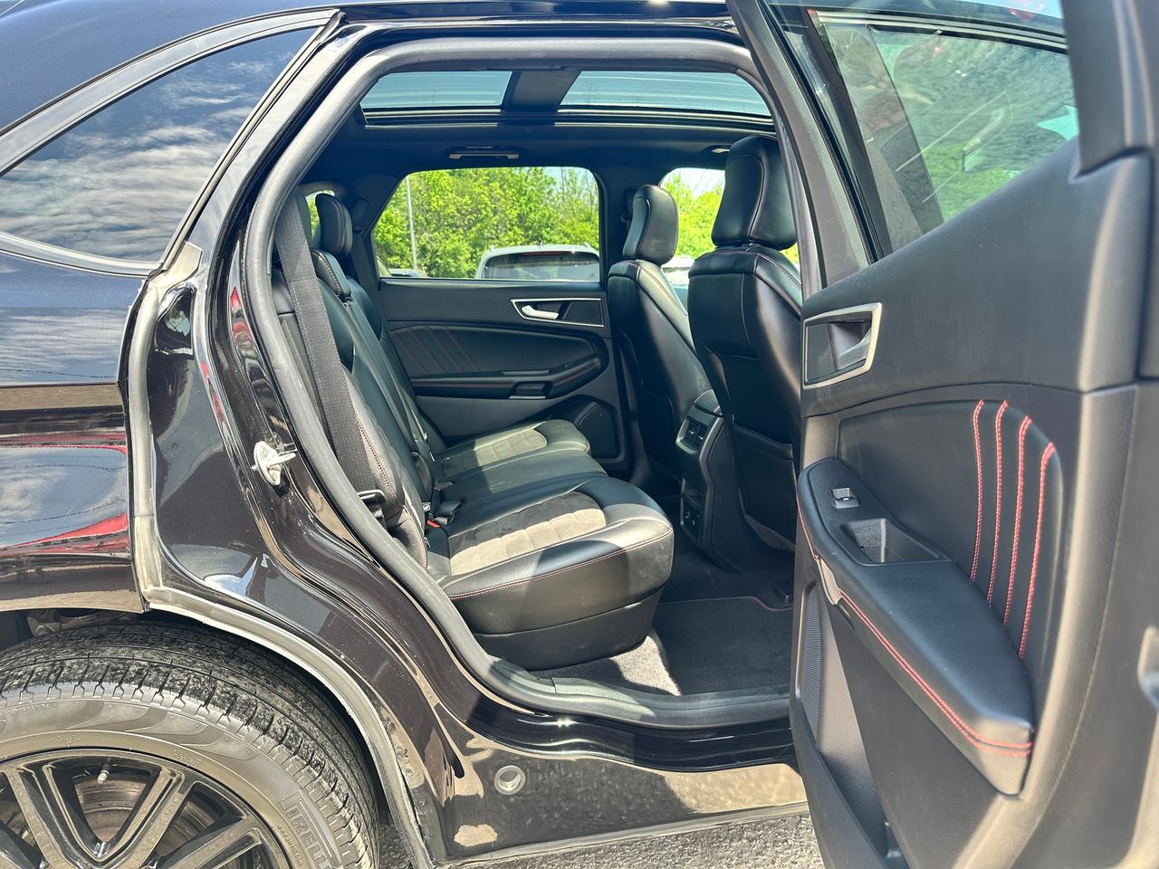 2021 Ford Edge ST-Line AWD HTD-Leather Panoroof NAV XM RemStart Photo