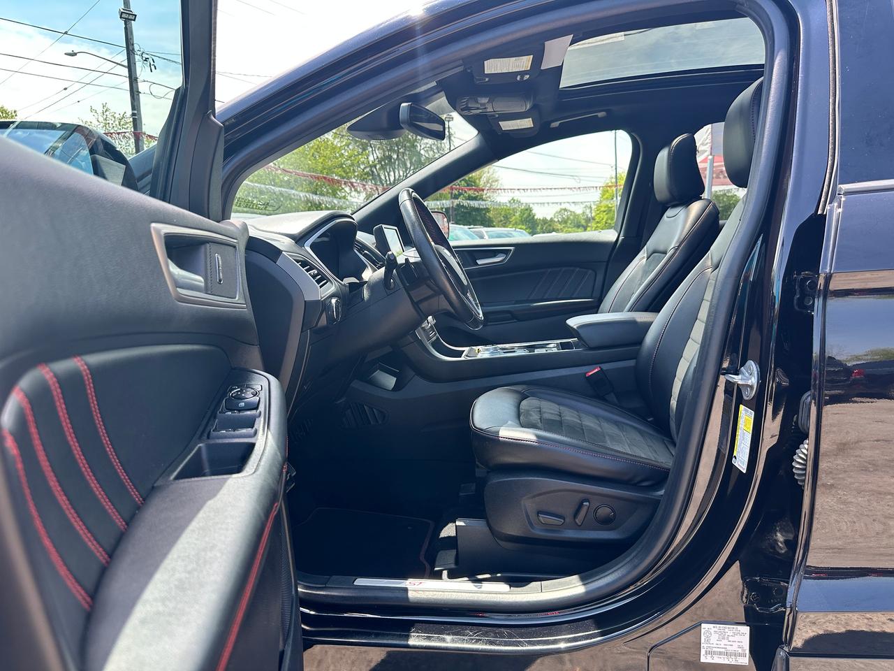 2021 Ford Edge ST-Line AWD HTD-Leather Panoroof NAV XM RemStart Photo