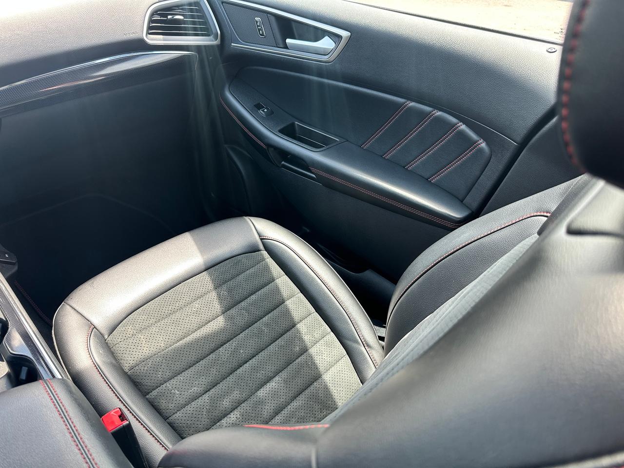 2021 Ford Edge ST-Line AWD HTD-Leather Panoroof NAV XM RemStart Photo