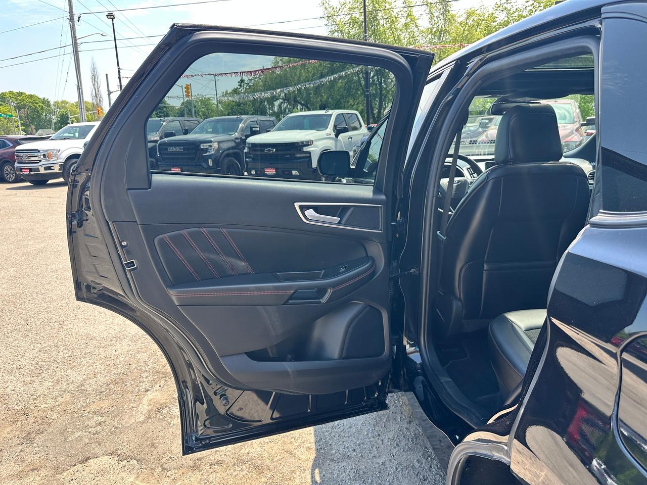 2021 Ford Edge ST-Line AWD HTD-Leather Panoroof NAV XM RemStart Photo